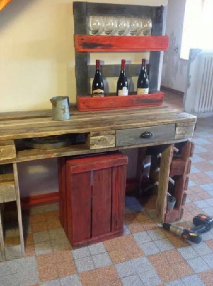 Illustration de l'article : Voici comment rendre de vieilles palettes de bois utiles et décoratives : 60 idées !