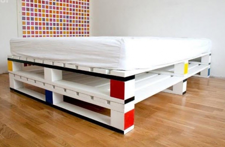 Illustration de l'article : Voici comment rendre de vieilles palettes de bois utiles et décoratives : 60 idées !