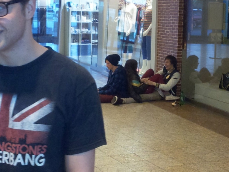 Illustration de l'article : Top 15 de ces amis qui ont l'art de tenir la chandelle...