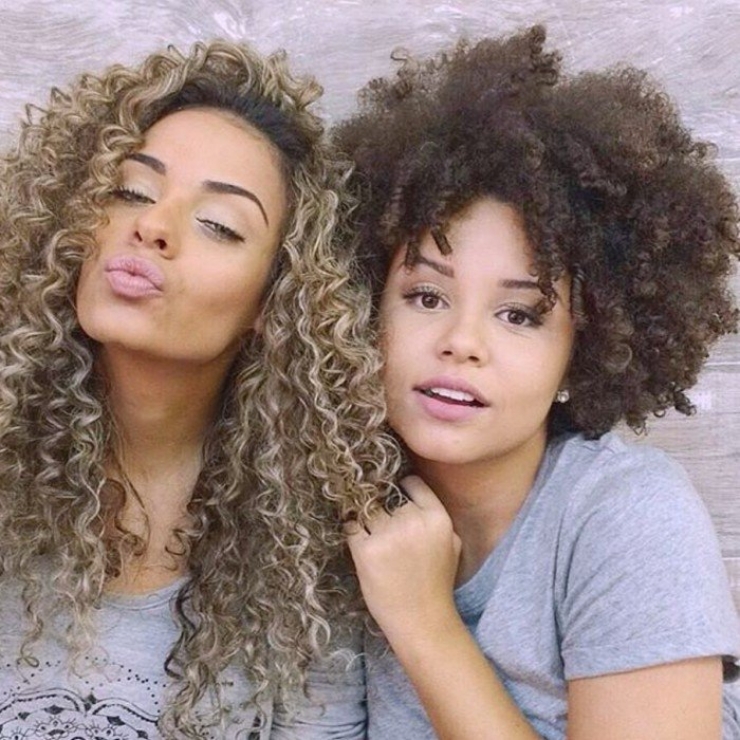 Illustration de l'article : 14 raisons pour lesquelles les cheveux bouclés ou ondulés sont un atout séduction de premier choix