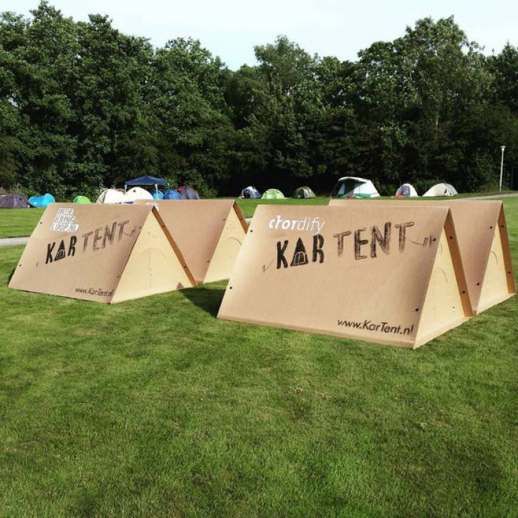 Illustration de l'article : Voici un nouveau concept de tente en carton de festival totalement recyclable…de quoi réjouir les festivaliers !