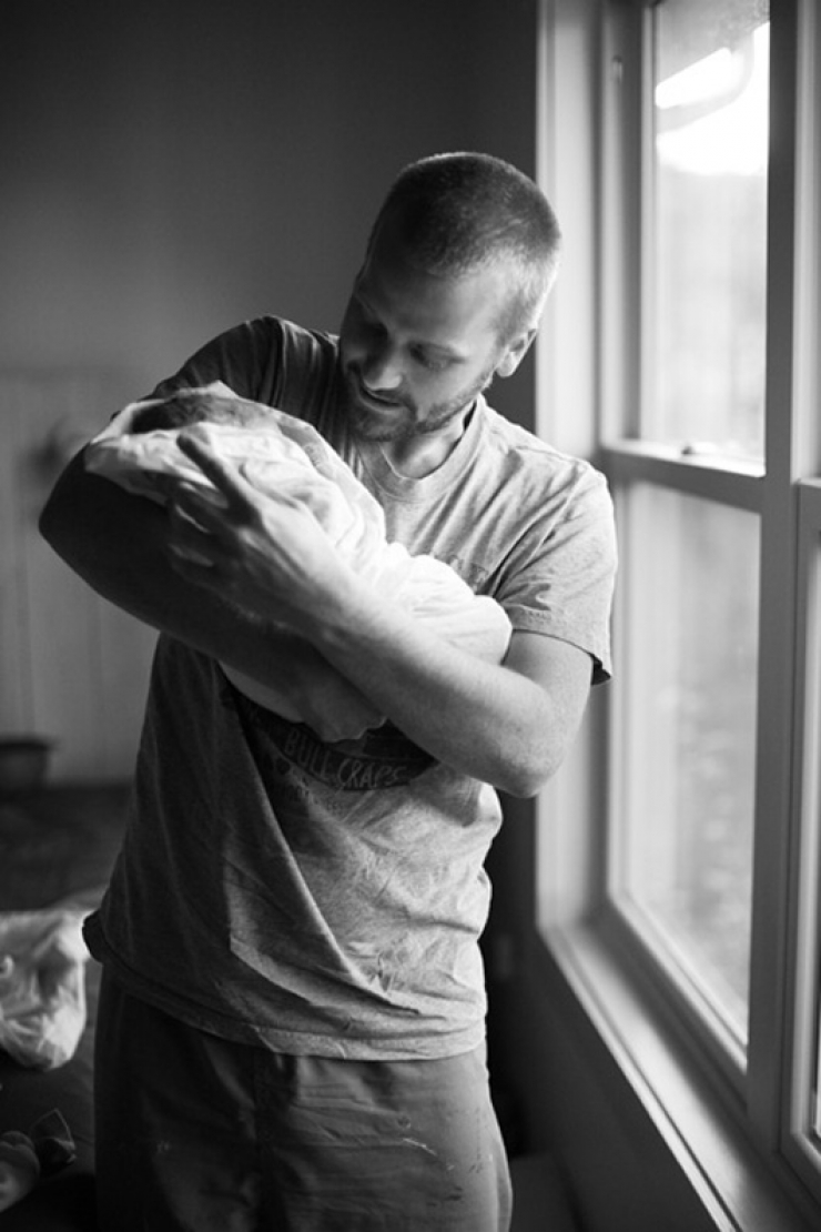Illustration de l'article : Une naissance en photos, étape par étape, à la maison. Elle ne voulait pas d’un accouchement comme les autres !