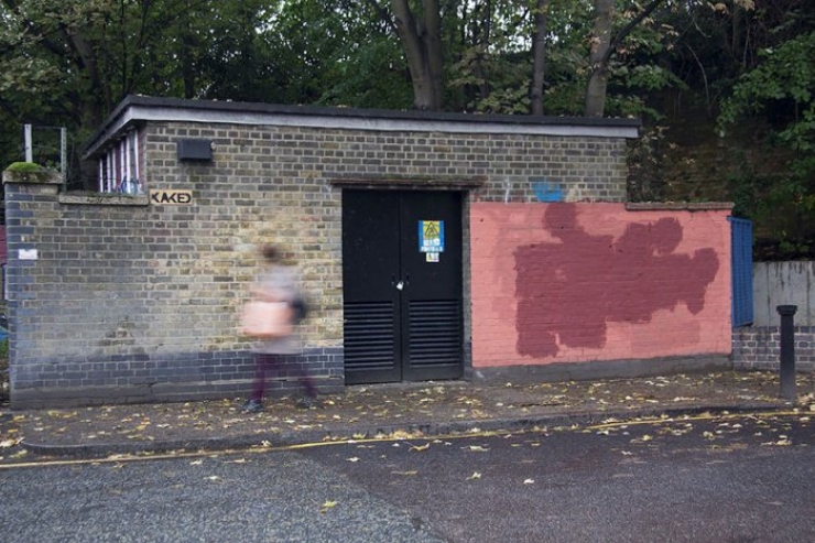 Illustration de l'article : Pendant un an, un graffeur et un laveur de mur se sont fait la guerre… Des clichés hilarants !