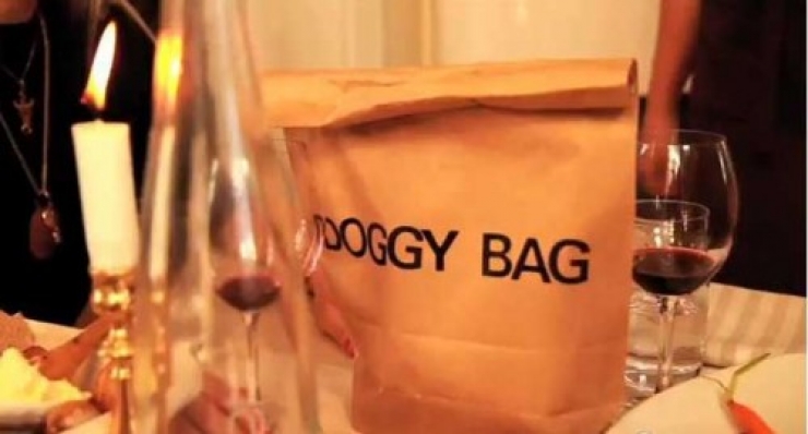 Illustration de l'article : Les « doggy bags » arrivent en France…les restaurants sont obligés de les proposer à leurs clients pour éviter le gaspillage alimentaire !