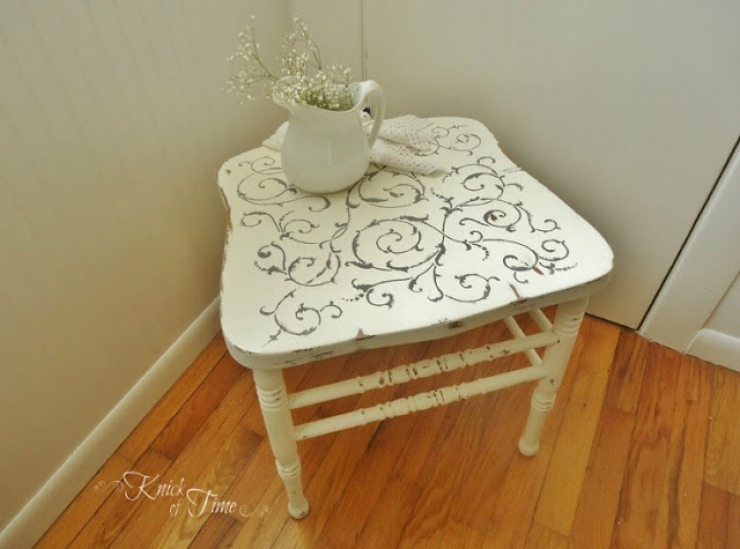 Illustration de l'article : Voici 16 façons créatives de transformer de vieilles chaises brisées en décorations très utiles…La 3 est vraiment géniale !