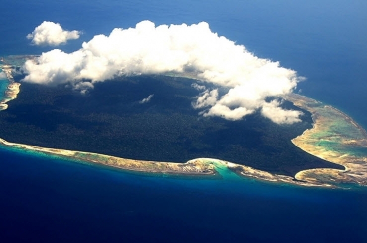 Illustration de l'article : Voil&agrave; 60.000 ans que ce qui se trouve sur cette &icirc;le tue tous ceux qui s'y aventurent ! 