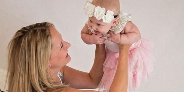 Illustration de l'article : Elle publie une photo de sa fille et reçoit un terrible message de l’une de ses amies…Méchanceté gratuite !