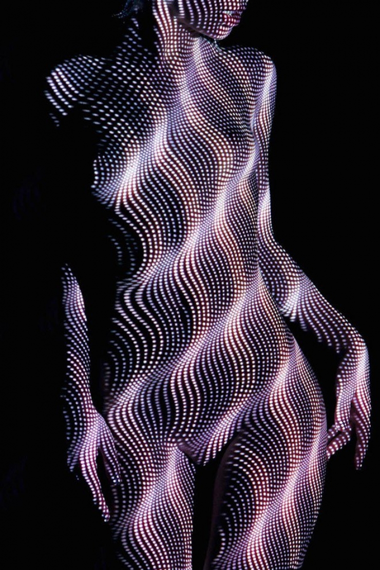 Illustration de l'article : Bien que nues, ces femmes sont habillées de lumière et c'est absolument magnifique !