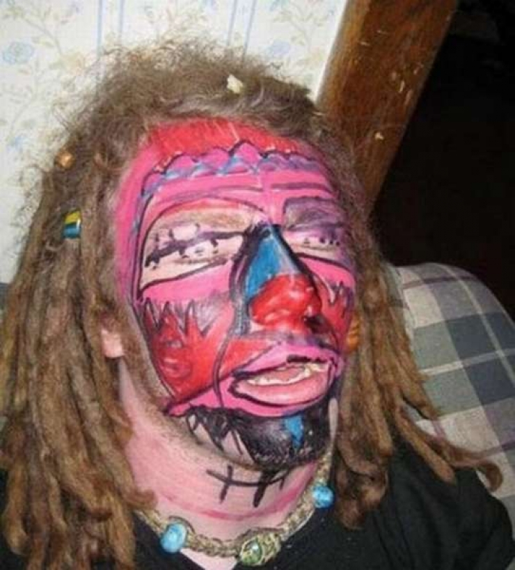 Illustration de l'article : 30 photos qui prouvent qu’il ne faut jamais s’endormir dans une soirée…La 7 est vraiment drôle !