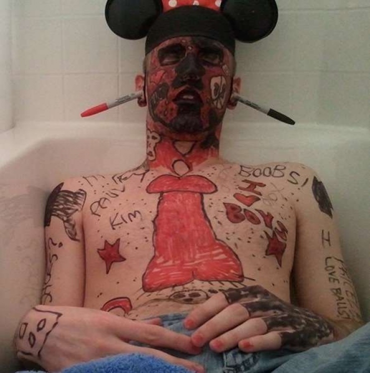 Illustration de l'article : 30 photos qui prouvent qu’il ne faut jamais s’endormir dans une soirée…La 7 est vraiment drôle !