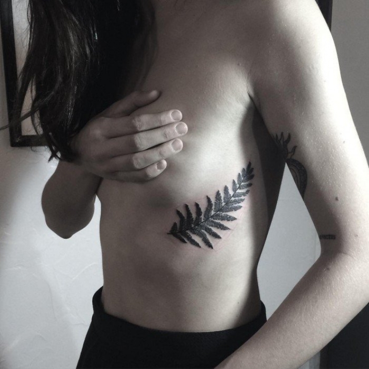 Illustration de l'article : 22 photos de tatouages près des seins, la nouvelle mode chez les femmes…ils sont magnifiques !