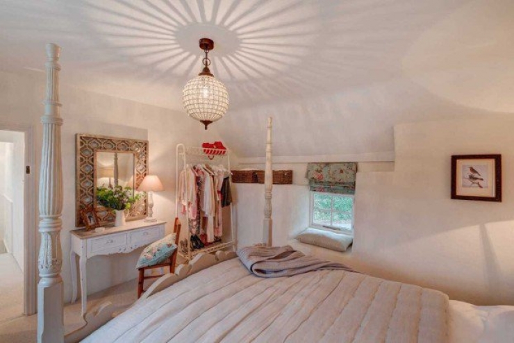 Illustration de l'article : 300 ans ! C'est l'âge de cette maison mais à voir l'intérieur, on a du mal à y croire...