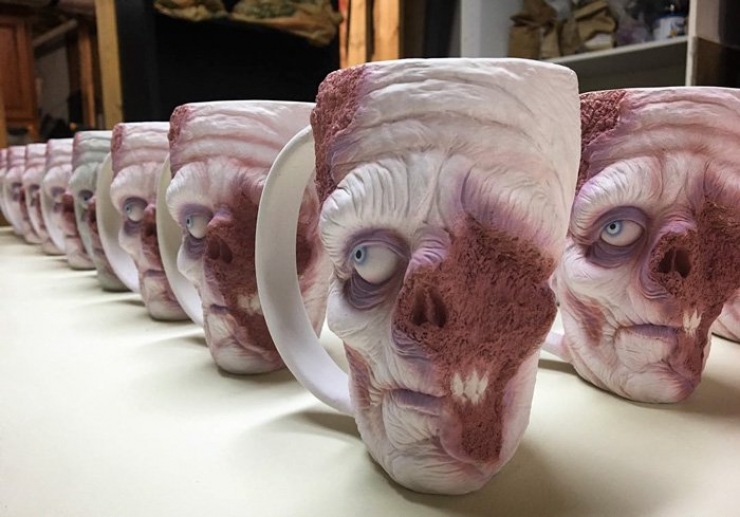 Illustration de l'article : Et si vous preniez le café dans l’une de ces 10 tasses de zombie au petit-déj ?