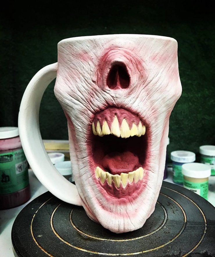 Illustration de l'article : Et si vous preniez le café dans l’une de ces 10 tasses de zombie au petit-déj ?