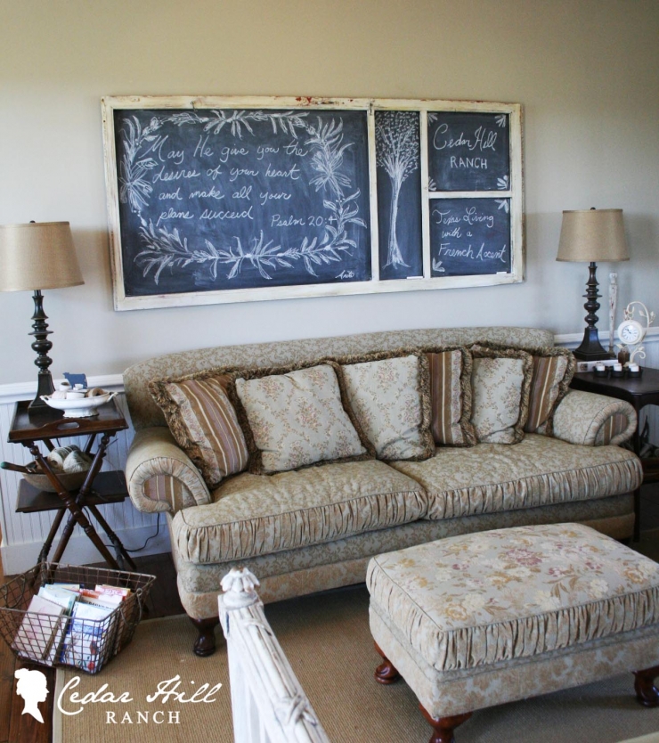 Illustration de l'article : En r&eacute;cup&eacute;rant une porte moustiquaire en bois, elle cr&eacute;e de magnifiques objets de d&eacute;corations&hellip;13 brillantes id&eacute;es !