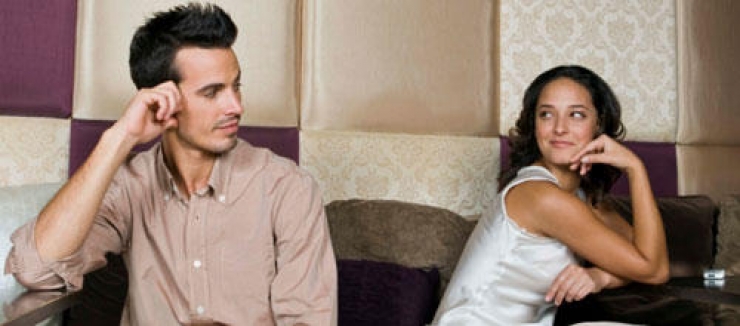 Illustration de l'article : Ces 13 trucs que fait une fille pour énerver son petit copain ! La 7 n’épargne aucun homme...