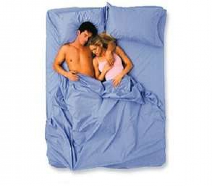 Illustration de l'article : La position dans laquelle vous dormez en dit long sur votre couple…Surprenant !