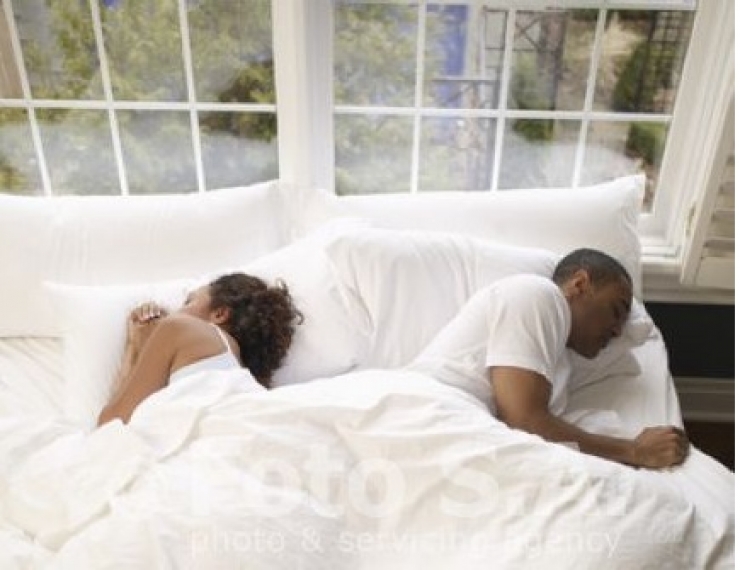 Illustration de l'article : La position dans laquelle vous dormez en dit long sur votre couple…Surprenant !