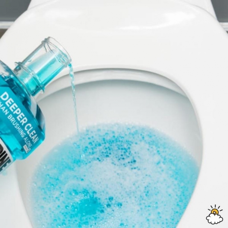 Illustration de l'article : Elle met du Listerine sur du coton et se frotte les aisselles avec... Une astuce brillante !