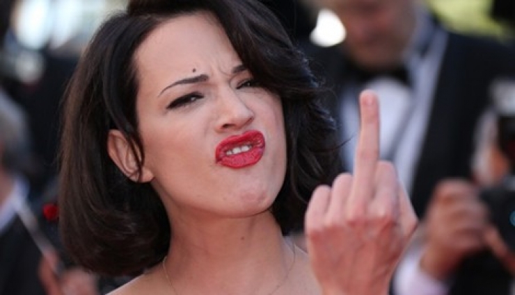 Illustration de l'article : Voici les 14 pires tue-l'amour chez les femmes, d'apr&egrave;s les hommes !