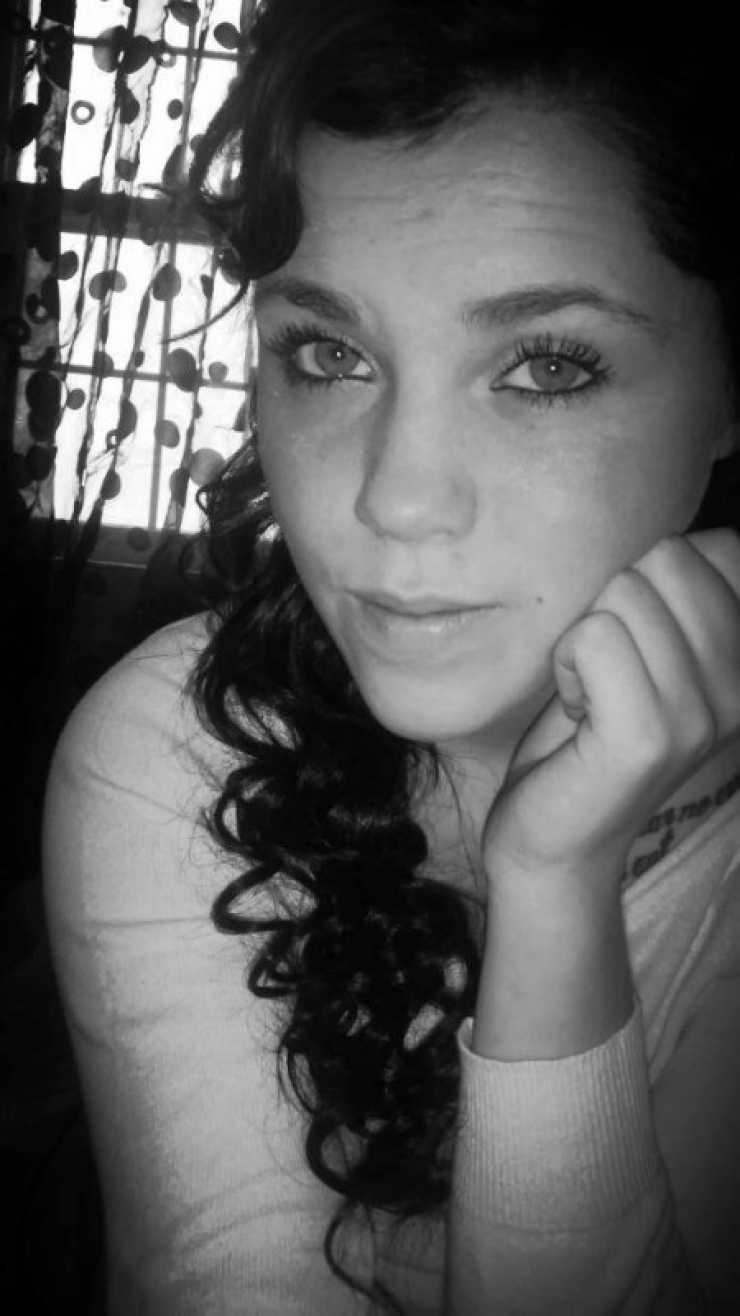 Illustration de l'article : Cette petite de 5 ans regarde sa soeur se faire maltraiter sans pouvoir réagir. Il faut attendre le retour de la maman pour que ce carnage éclate au grand jour !