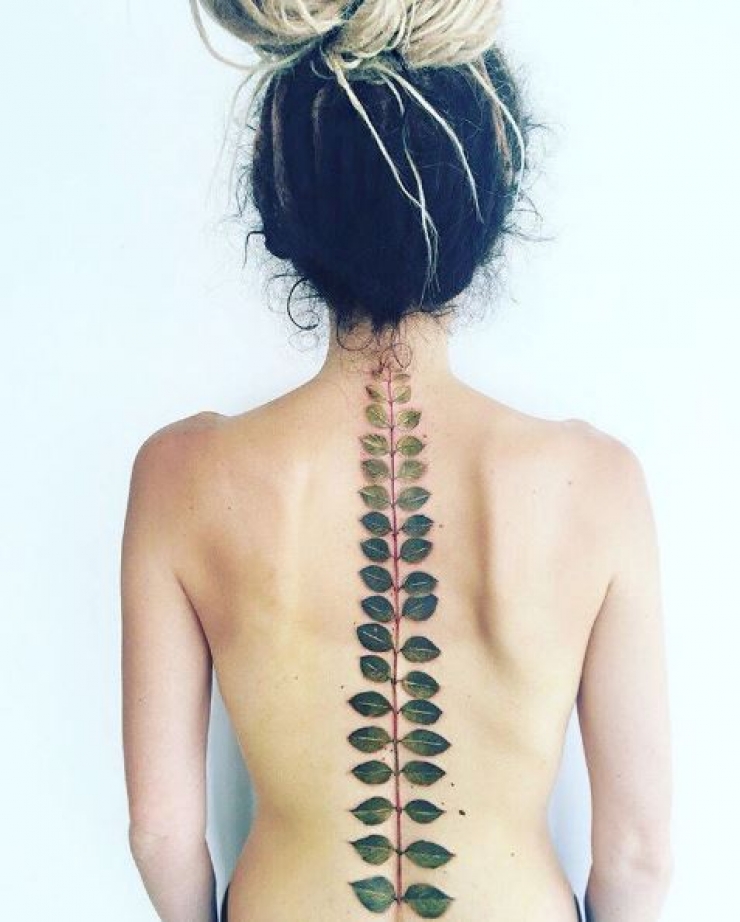 Illustration de l'article : Les 18 plus beaux tatouages de Pis Saro qui trouve son inspiration entre nature et animaux...
