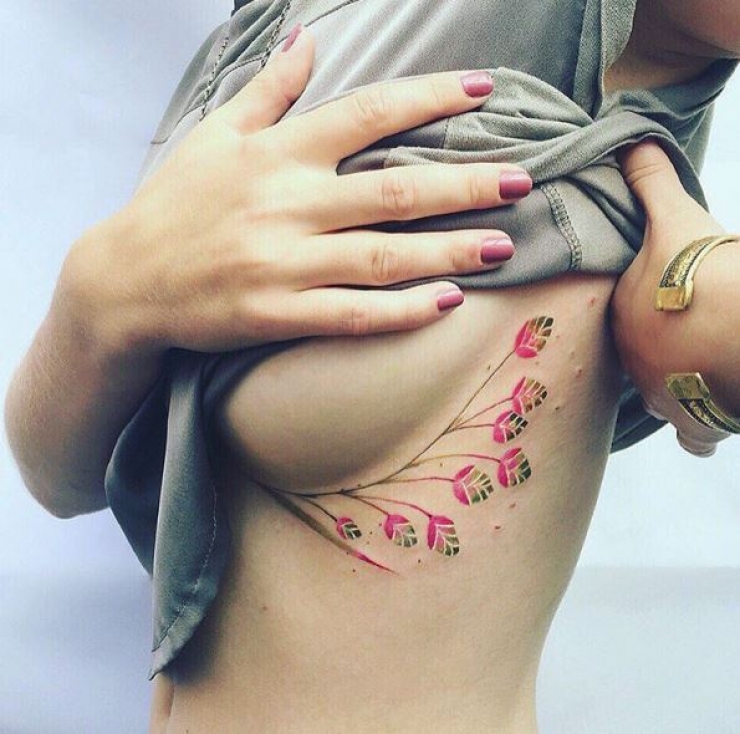 Illustration de l'article : Les 18 plus beaux tatouages de Pis Saro qui trouve son inspiration entre nature et animaux...