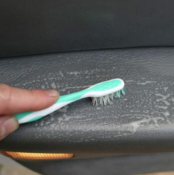 Illustration de l'article : 12 petits trucs tr&egrave;s &eacute;conomiques pour une voiture toujours bien propre ! 