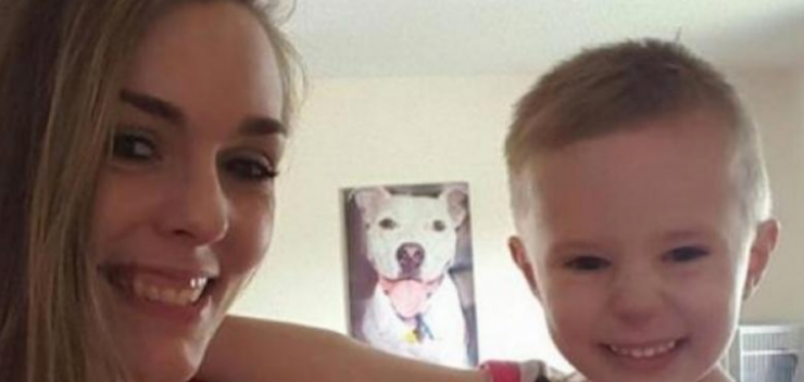 Illustration de l'article : Le coup de gueule d'une maman contre une femme qui se moque des habits de son fils de 3 ans...