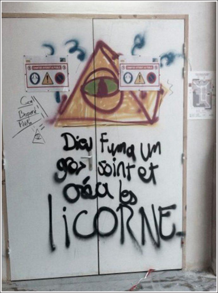 Illustration de l'article : GRAFFITIVRE, le compte qui regroupe les pires graffitis trouvés sur des murs... (25 images)