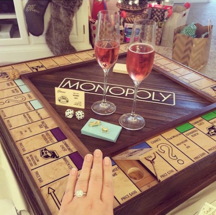 Illustration de l'article : Il cr&eacute;e sa propre version du Monopoly pour faire sa demande en mariage &agrave; sa moiti&eacute;... C'est adorable !