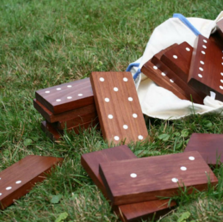 Illustration de l'article : Vous manquez d'id&eacute;es pour amuser les enfants cet &eacute;t&eacute; ? Voici 21 jeux tr&egrave;s simples &agrave; bricoler...