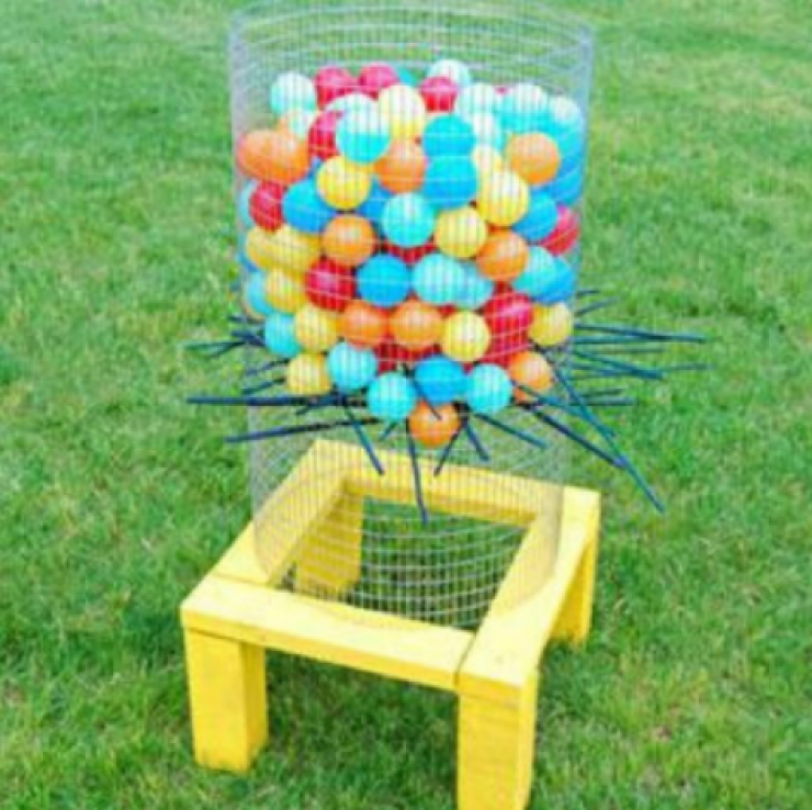 Illustration de l'article : Vous manquez d'id&eacute;es pour amuser les enfants cet &eacute;t&eacute; ? Voici 21 jeux tr&egrave;s simples &agrave; bricoler...