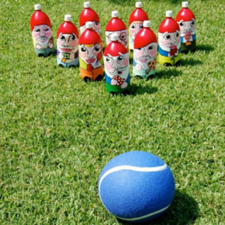 Illustration de l'article : Vous manquez d'id&eacute;es pour amuser les enfants cet &eacute;t&eacute; ? Voici 21 jeux tr&egrave;s simples &agrave; bricoler...