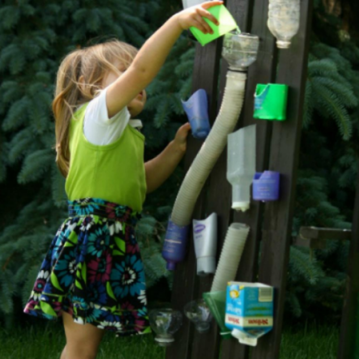 Illustration de l'article : Vous manquez d'id&eacute;es pour amuser les enfants cet &eacute;t&eacute; ? Voici 21 jeux tr&egrave;s simples &agrave; bricoler...