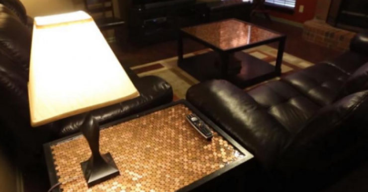 Illustration de l'article : Elle colle des petites pi&egrave;ces sous les chaussures de sa fille pour une raison brillante ! Il suffisait d'y penser...