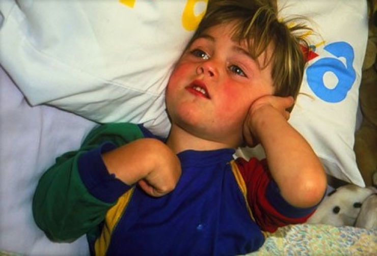 Illustration de l'article : Elle remplit une chaussette de sel et la place dans une po&ecirc;le... Une id&eacute;e de g&eacute;nie !