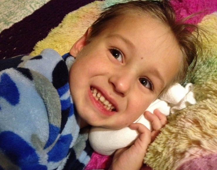 Illustration de l'article : Elle remplit une chaussette de sel et la place dans une po&ecirc;le... Une id&eacute;e de g&eacute;nie !