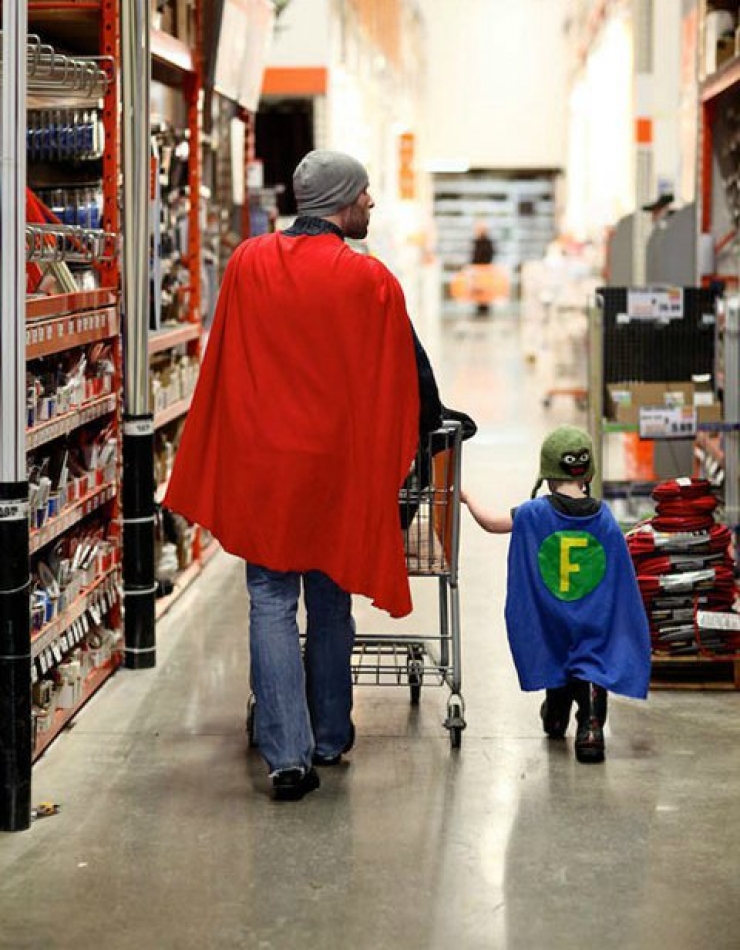 Illustration de l'article : Un papa est prêt à tout pour son enfant ! Ces 17 photos le prouvent, et c'est tellement mignon...