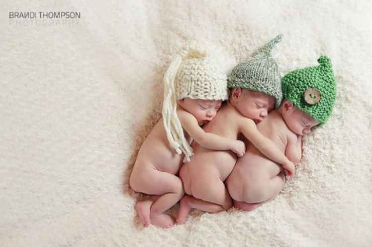 Illustration de l'article : Vous attendez des tripl&eacute;s ? Ces adorables clich&eacute;s vous donneront des id&eacute;es de photos &agrave; faire !