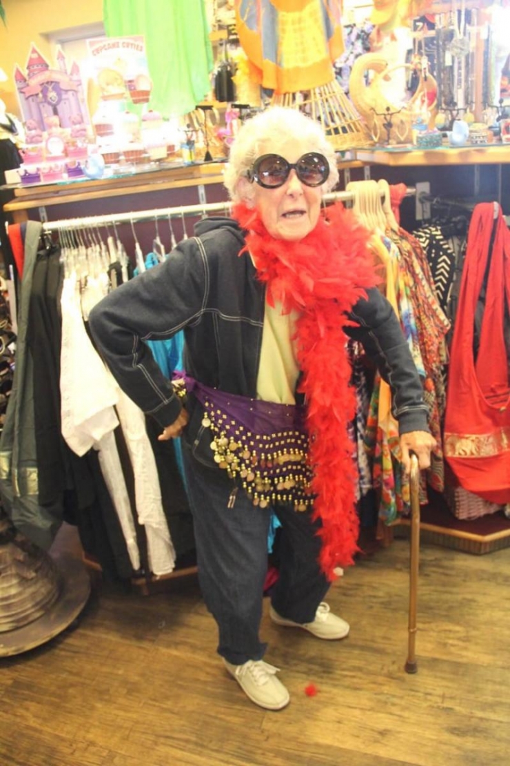 Illustration de l'article : &laquo; J&rsquo;ai dit NON &agrave; la chimioth&eacute;rapie &raquo; L&rsquo;histoire &eacute;mouvante d&rsquo;une vieille dame qui veut vivre pleinement...