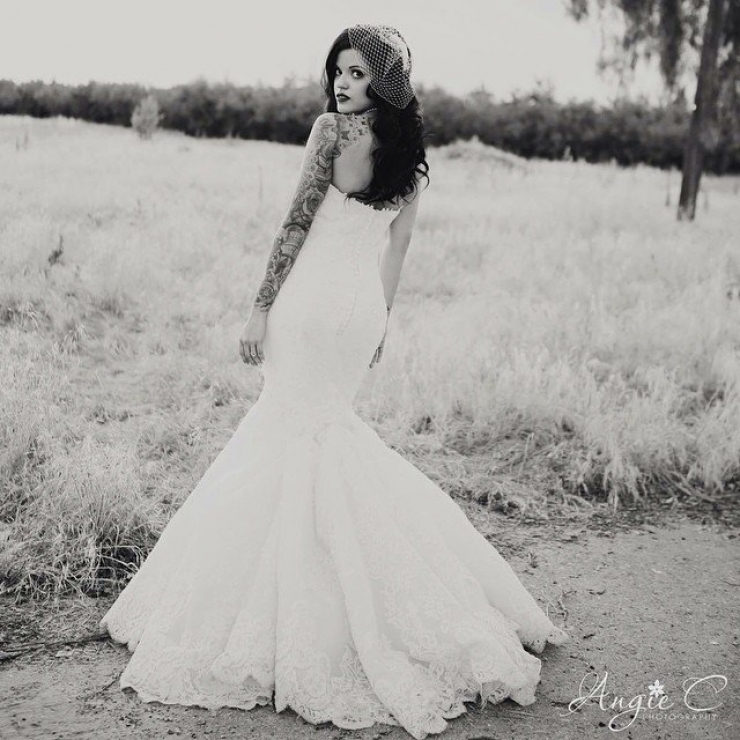 Illustration de l'article : Ces 20 femmes nous prouvent qu'on peut &ecirc;tre sublime en robe de mari&eacute;e tout en ayant des tatouages...