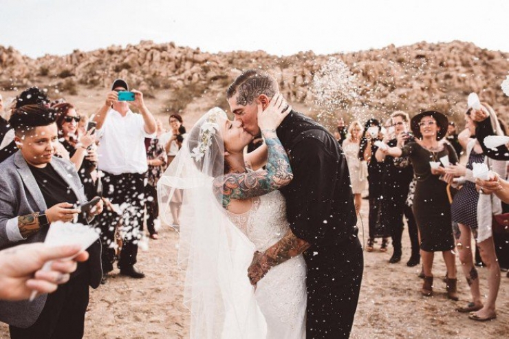 Illustration de l'article : Ces 20 femmes nous prouvent qu'on peut &ecirc;tre sublime en robe de mari&eacute;e tout en ayant des tatouages...