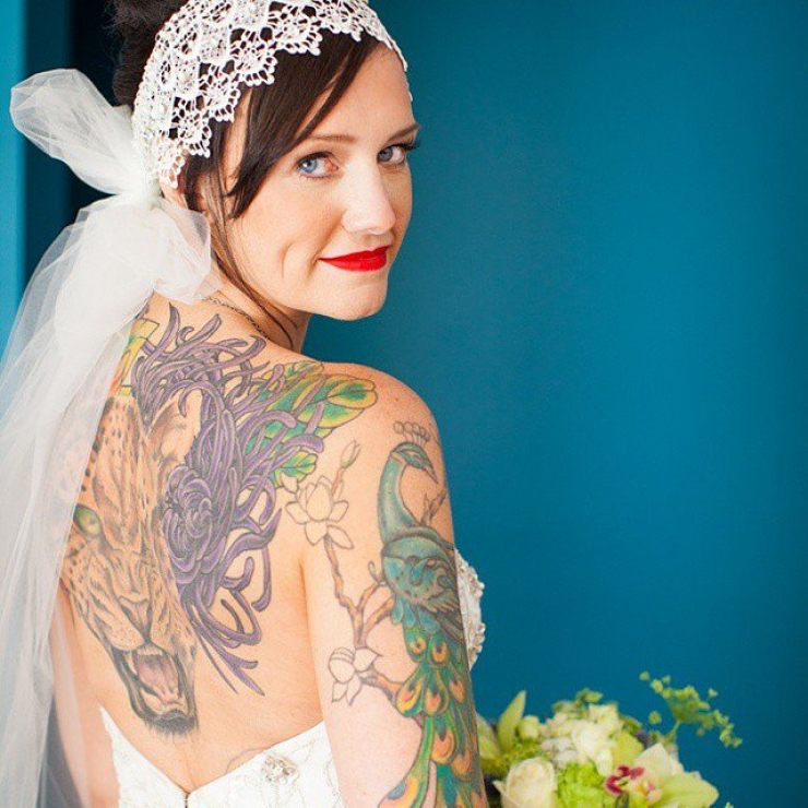 Illustration de l'article : Ces 20 femmes nous prouvent qu'on peut &ecirc;tre sublime en robe de mari&eacute;e tout en ayant des tatouages...