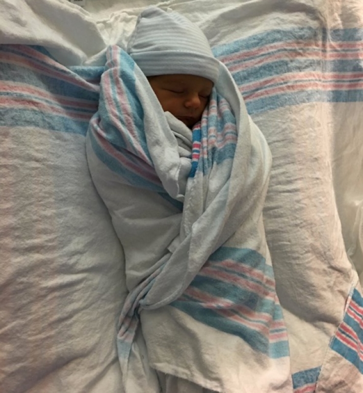 Illustration de l'article : Elle n&rsquo;a pu prendre son b&eacute;b&eacute; dans les bras qu&rsquo;une seule fois alors qu&rsquo;on ne lui donnait que 30 minutes &agrave; vivre&hellip; Et pourtant, quel miracle !