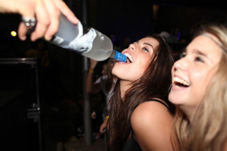 Illustration de l'article : Voici ce que votre signe astro peut dire sur vos habitudes concernant l'alcool... C'est surprenant !
