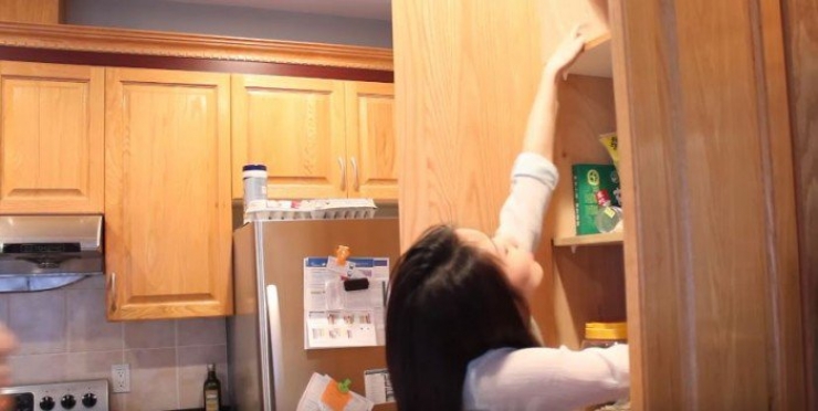 Illustration de l'article : Seules les filles de petite taille connaissent ces 15 situations d&eacute;licates...