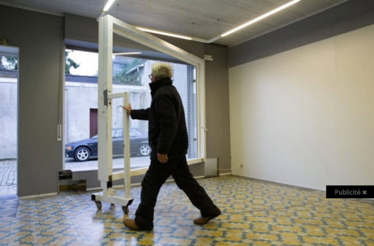 Illustration de l'article : La mairie lui interdit d'installer une porte de garage... Sa solution est PARFAITE !