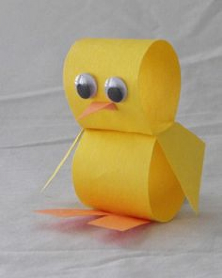 Illustration de l'article : 17 idées de bricolages pour Pâques sur le thème des poussins ! De quoi occuper les enfants.