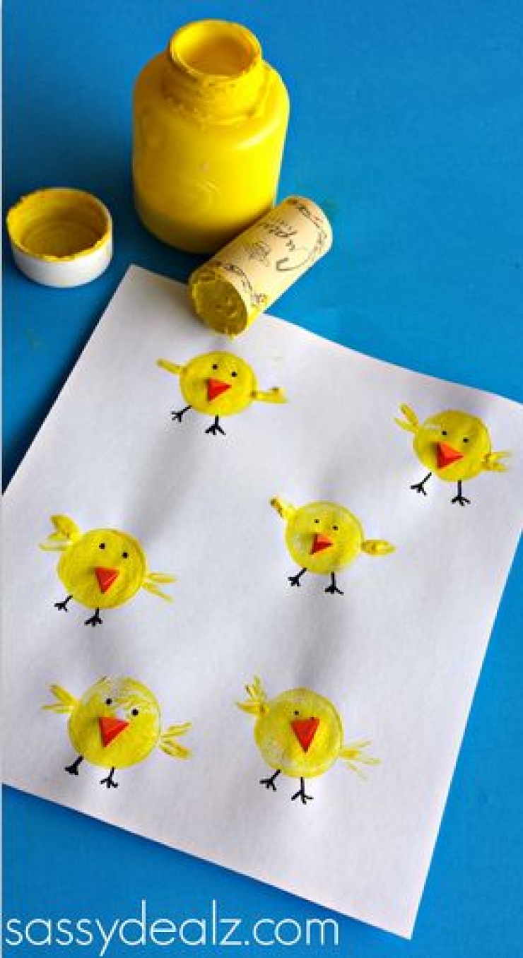 Illustration de l'article : 17 idées de bricolages pour Pâques sur le thème des poussins ! De quoi occuper les enfants.